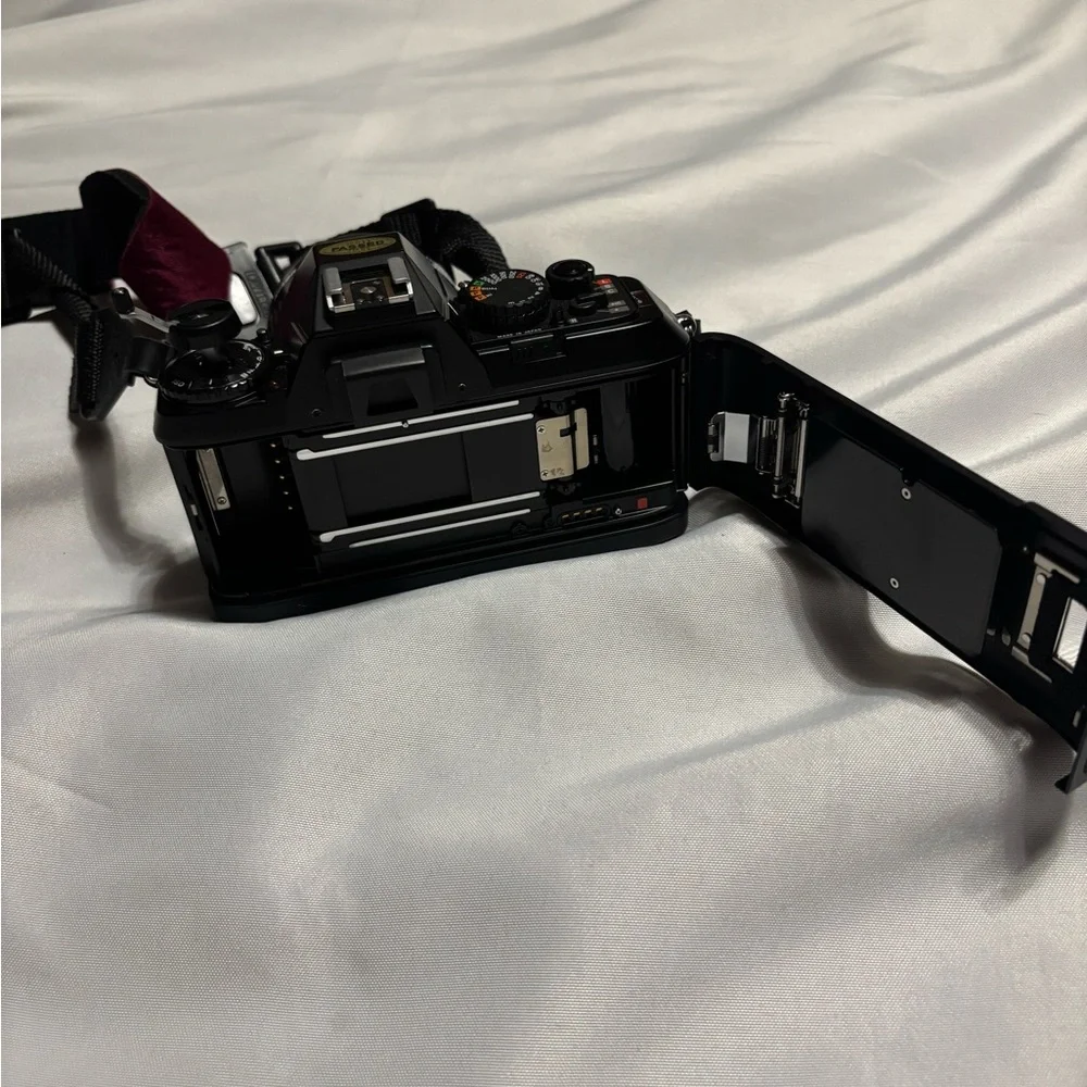 Nikon N2020 AF Camera